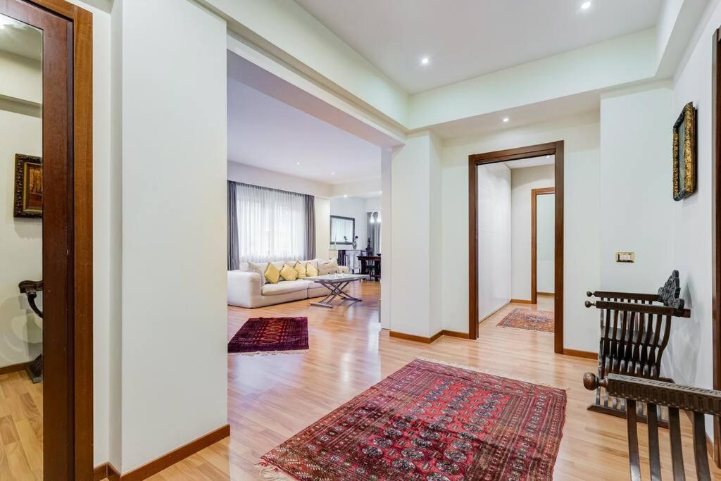 Exclusive Apartment In Eur Lake Rome Buitenkant foto