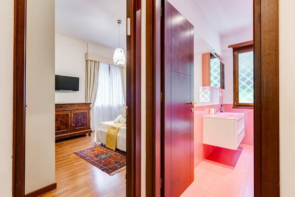 Exclusive Apartment In Eur Lake Rome Buitenkant foto