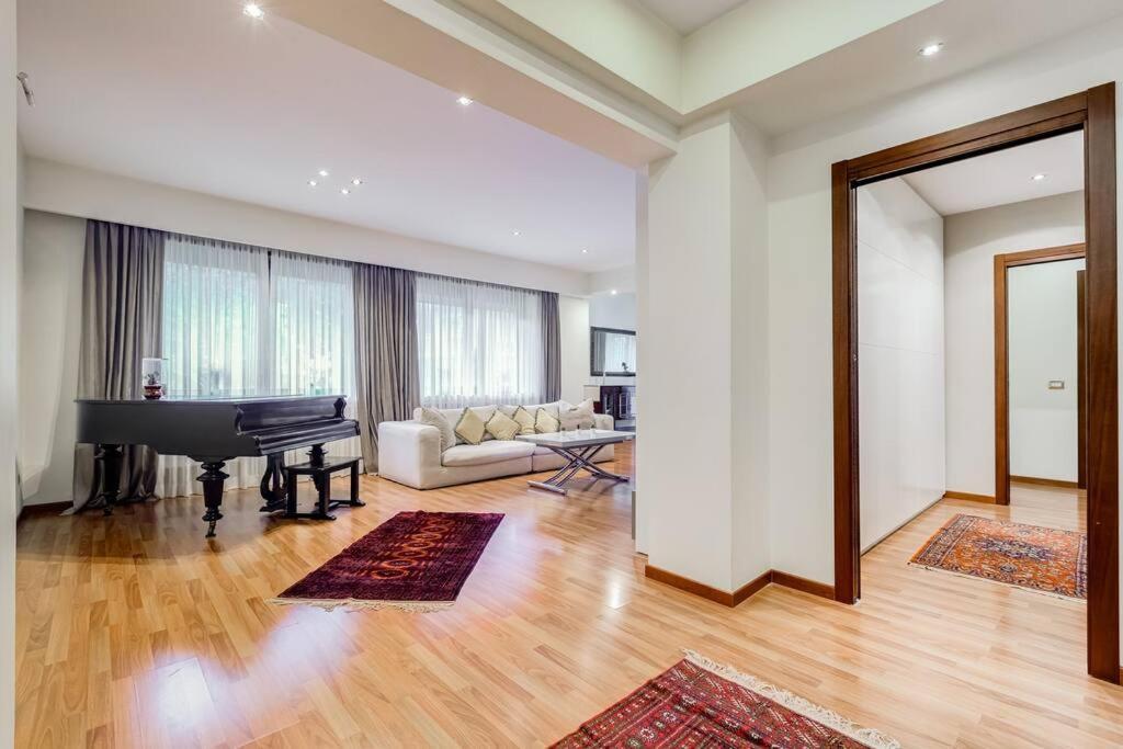 Exclusive Apartment In Eur Lake Rome Buitenkant foto